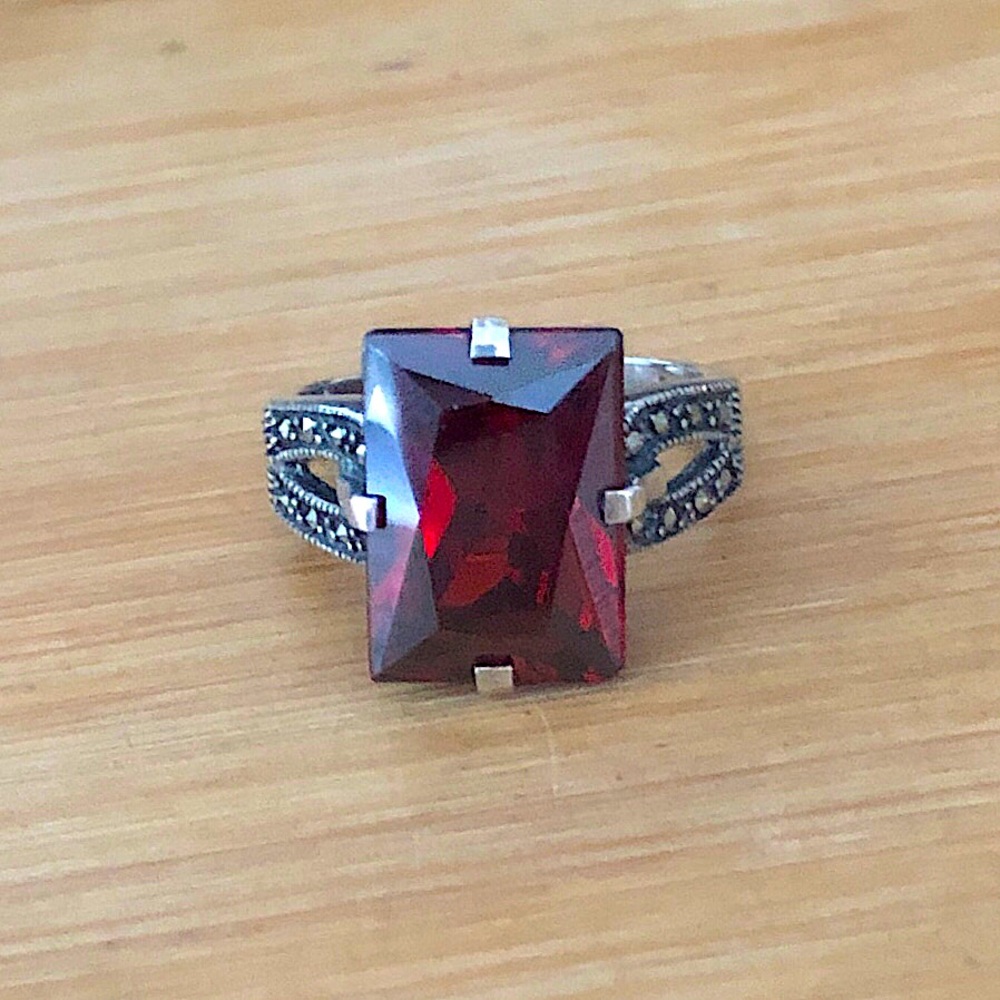 $76  Designer Estate Ring  Size 6 & 3/4 - 7  Sterling Silver  925